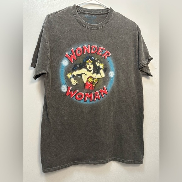 Wonderwoman Tops - Wonder Woman Graphic Tee - Black